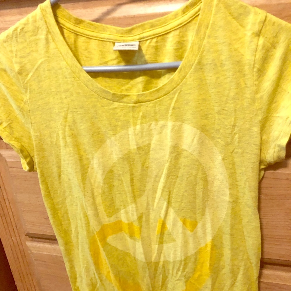 Pink tee peace and love tee size Lg